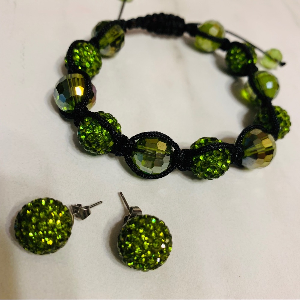 Handmade set of bracelet and earrings 🥰